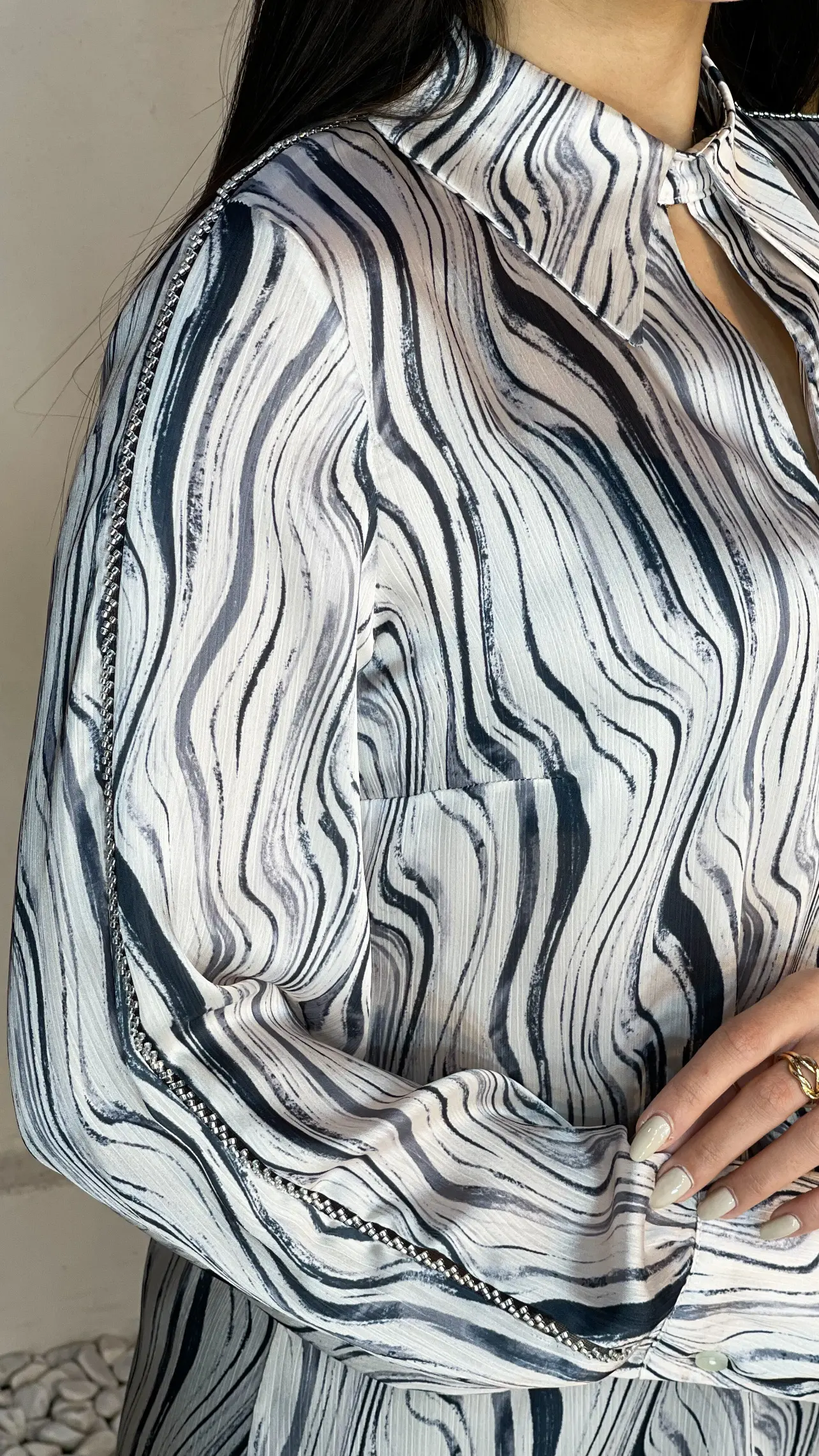 شومیز ساتن سیلک یفه خرگوشی آستین ملیله دوزی